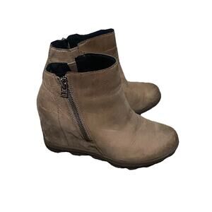 Sorel Boots Womens 7 Joan of Arctic Hidden Wedge Zip Up Brown Shoes Classic